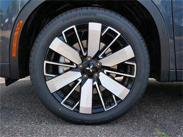 new 2025 Mitsubishi Outlander car, priced at $38,379