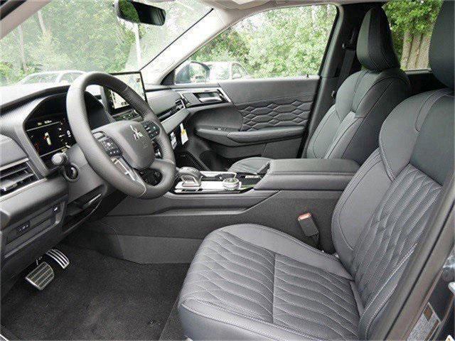 new 2025 Mitsubishi Outlander car, priced at $37,504