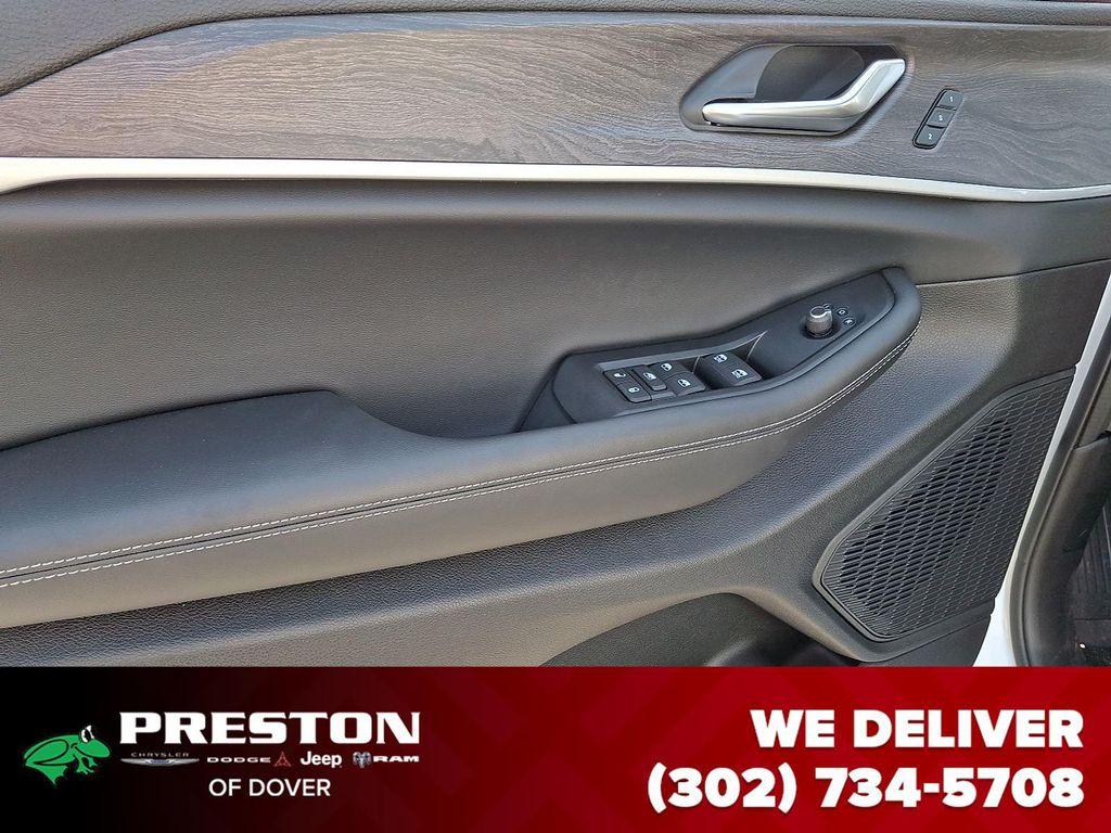 new 2025 Jeep Grand Cherokee L car, priced at $49,170