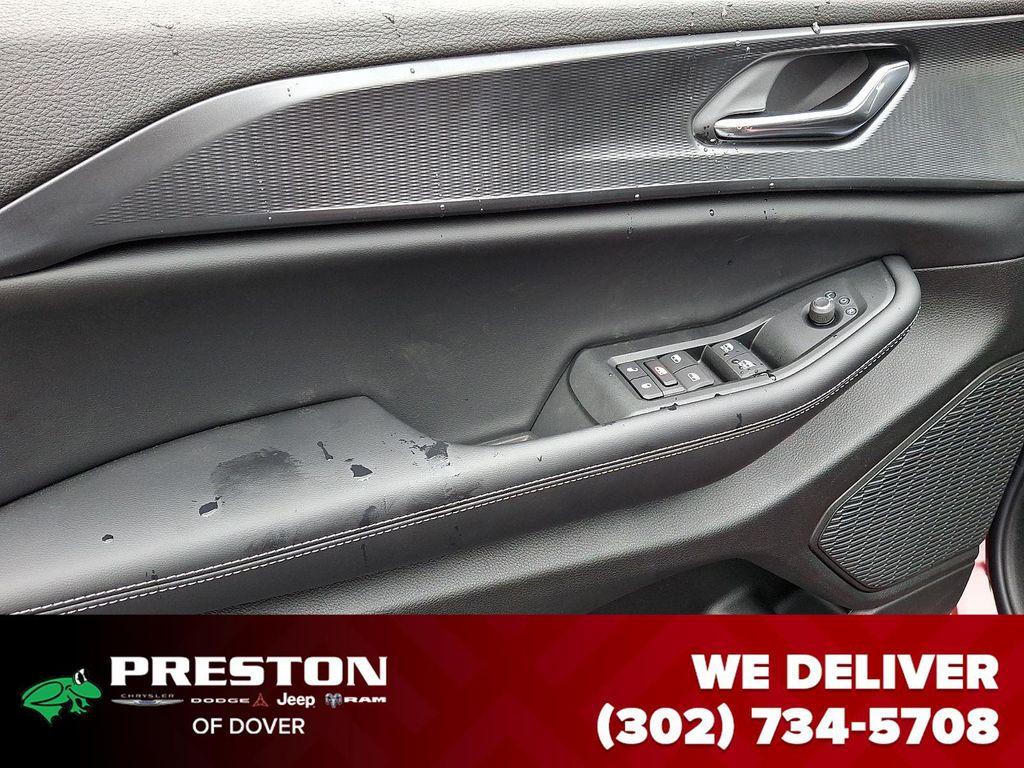 new 2025 Jeep Grand Cherokee car, priced at $41,410