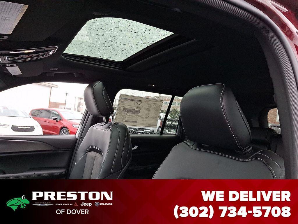 new 2025 Jeep Grand Cherokee car, priced at $41,410