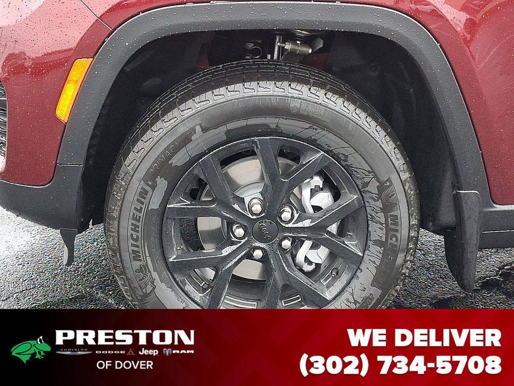 new 2025 Jeep Grand Cherokee car, priced at $41,410