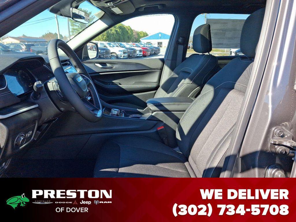 new 2025 Jeep Grand Cherokee L car, priced at $37,650