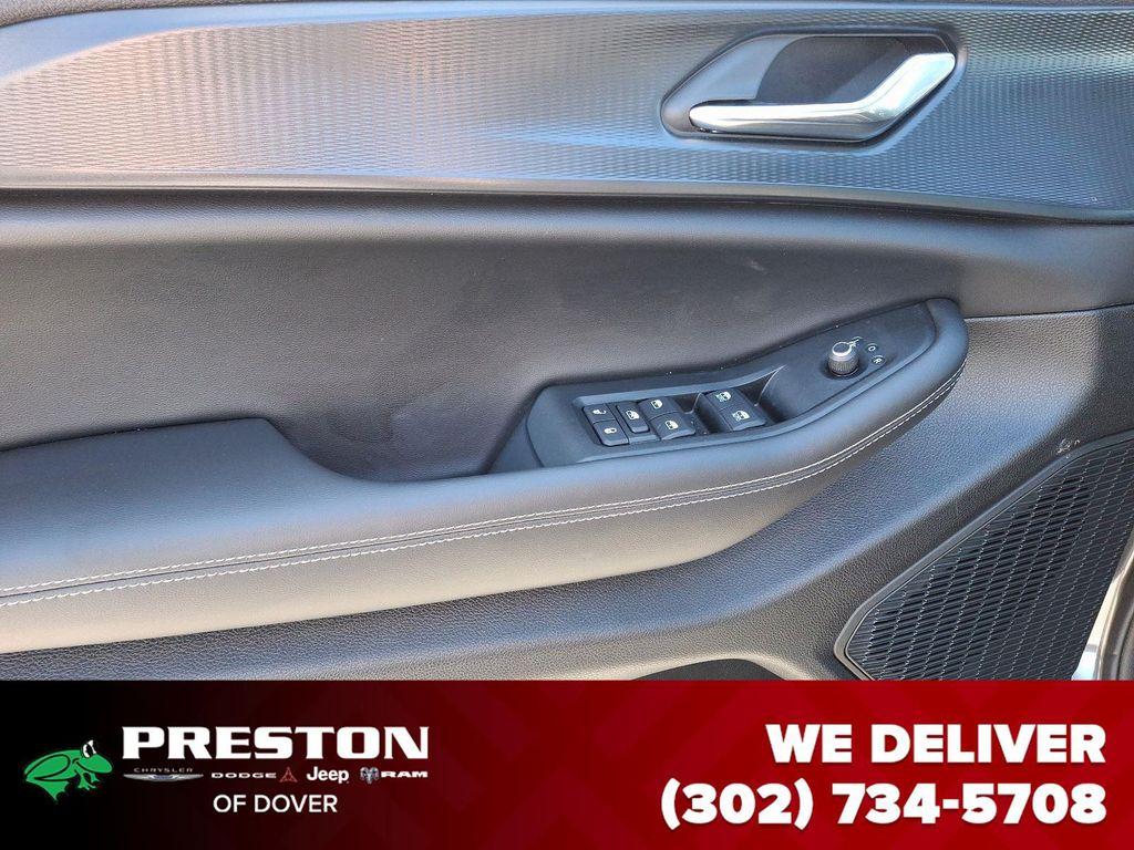 new 2025 Jeep Grand Cherokee L car, priced at $37,650