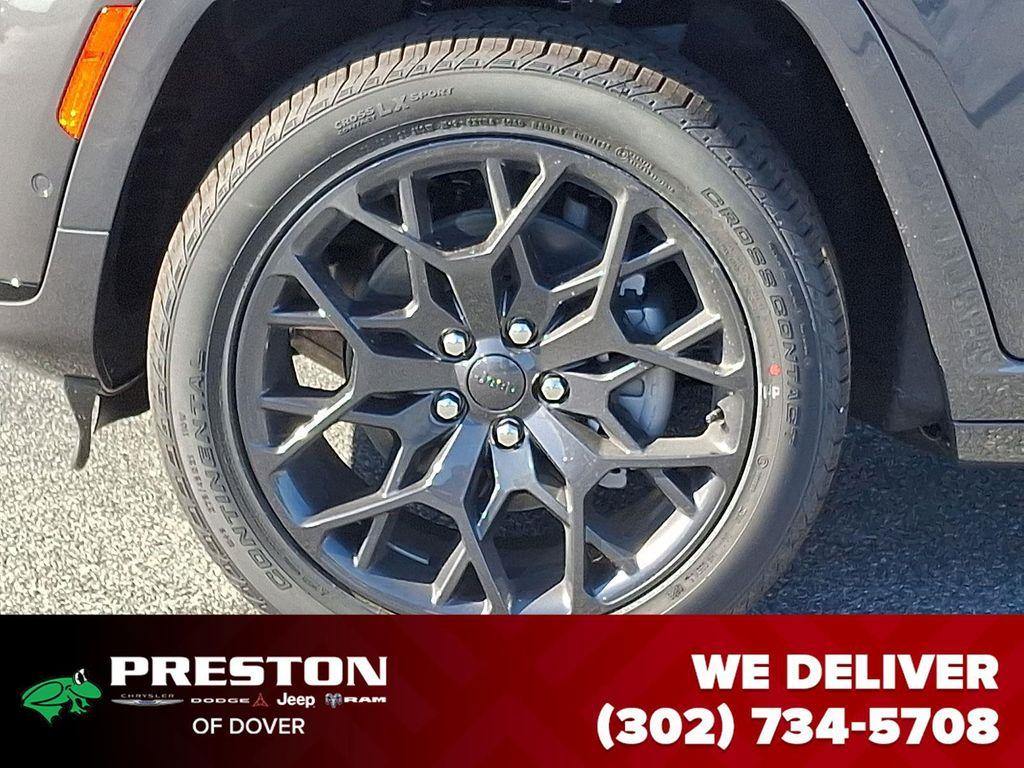 new 2025 Jeep Grand Cherokee L car, priced at $59,180