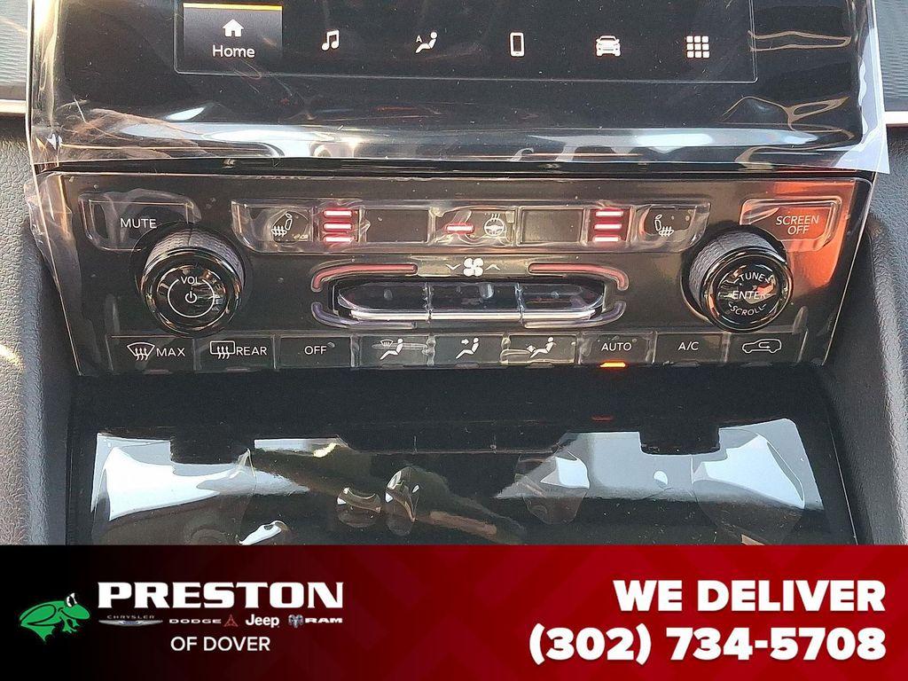 new 2025 Jeep Grand Cherokee car, priced at $39,890