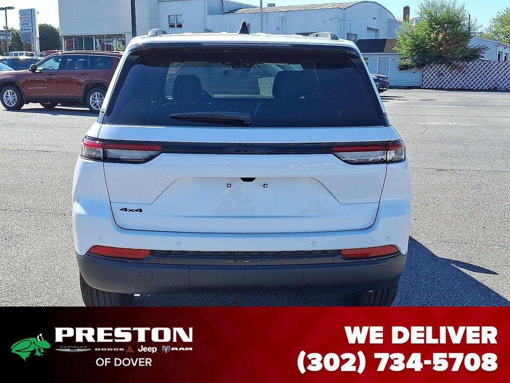 new 2025 Jeep Grand Cherokee car, priced at $39,890