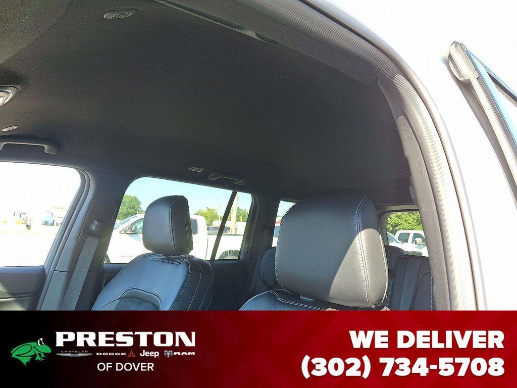 new 2025 Jeep Grand Cherokee car, priced at $39,890