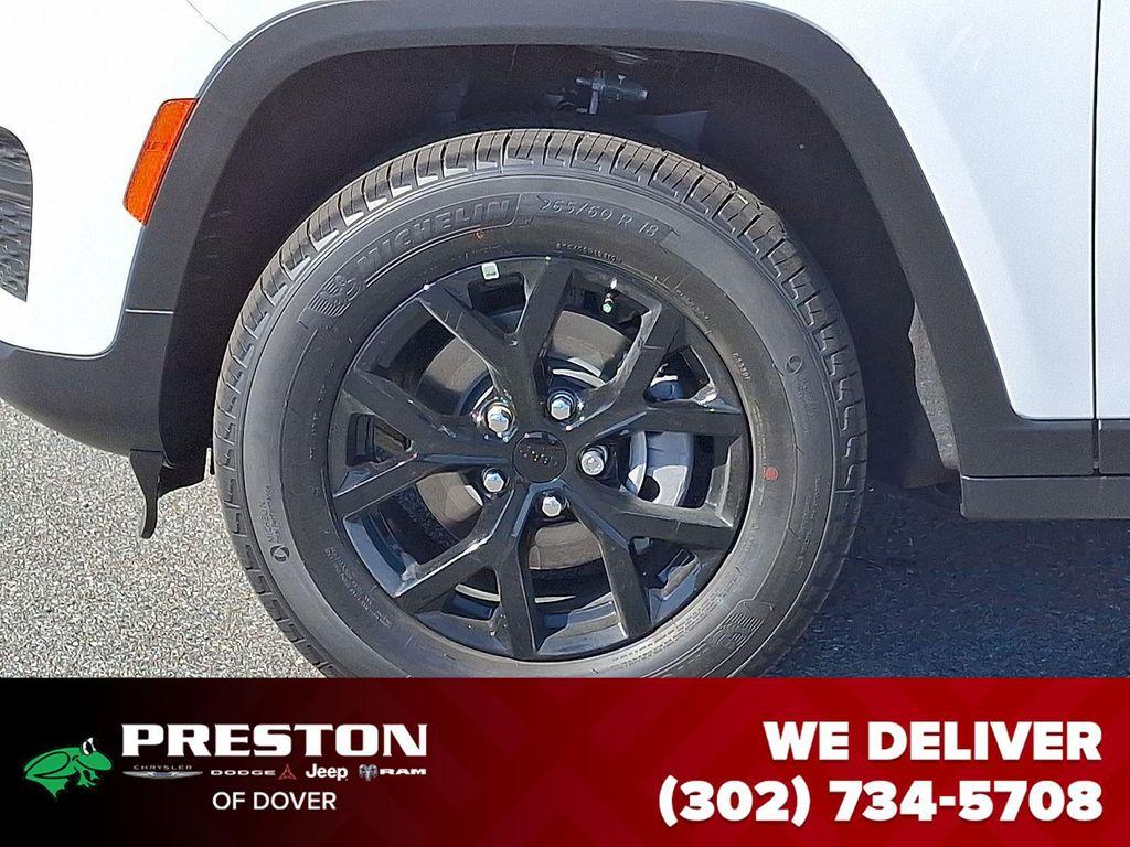 new 2025 Jeep Grand Cherokee car, priced at $39,890