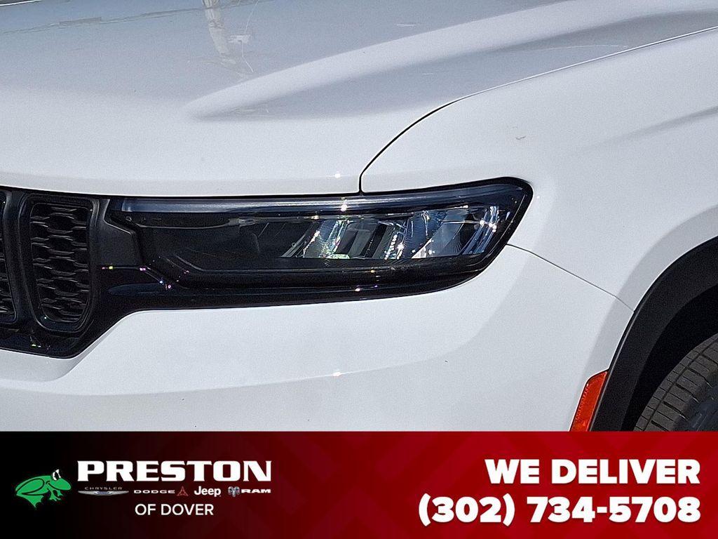 new 2025 Jeep Grand Cherokee car, priced at $39,890