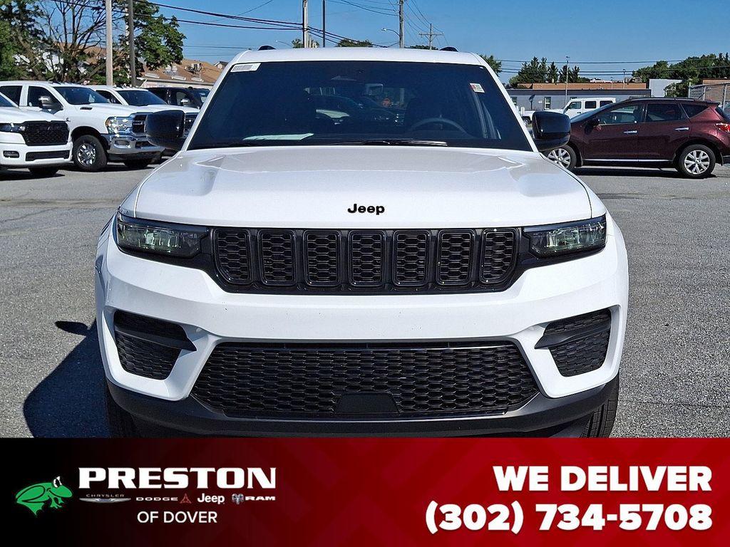 new 2025 Jeep Grand Cherokee car, priced at $39,890