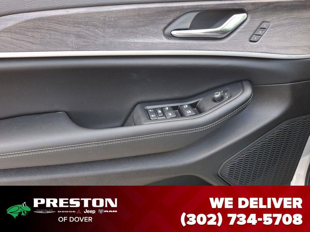 new 2024 Jeep Grand Cherokee L car, priced at $39,078