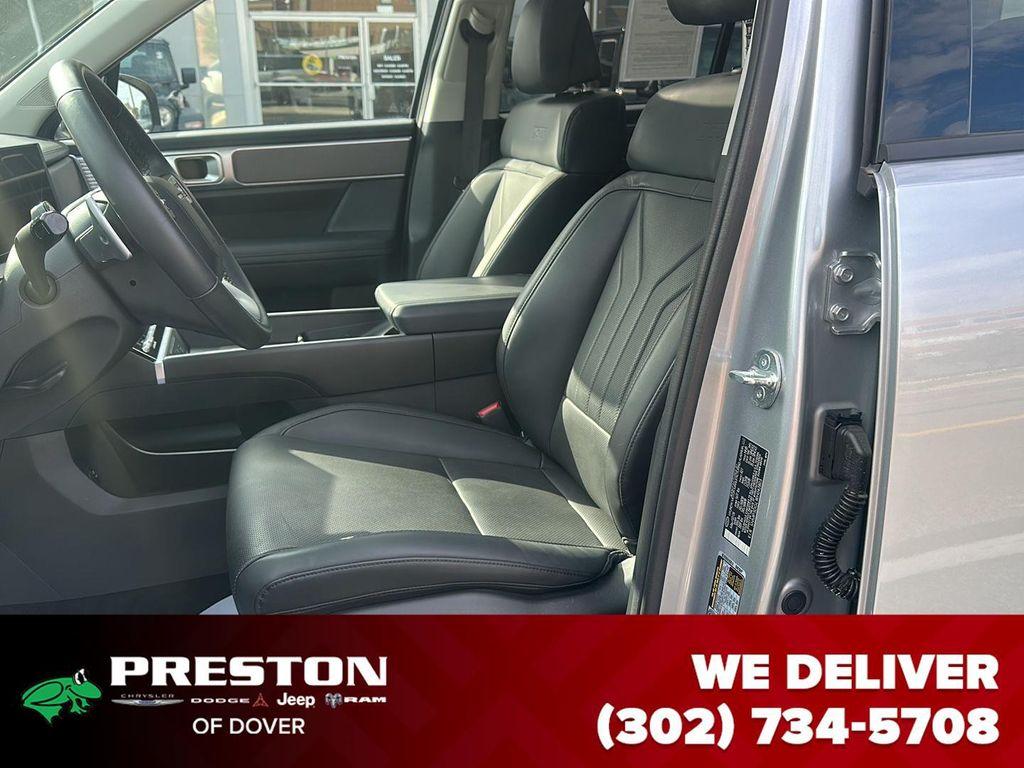 used 2024 Hyundai Santa Fe car, priced at $31,995