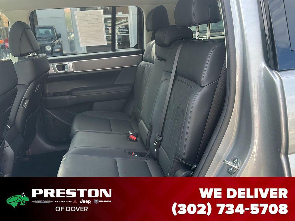 used 2024 Hyundai Santa Fe car, priced at $31,995