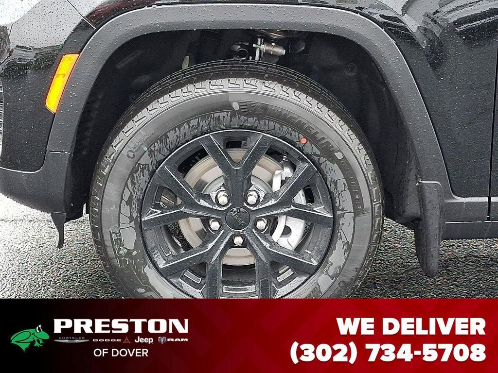 new 2025 Jeep Grand Cherokee car, priced at $41,410