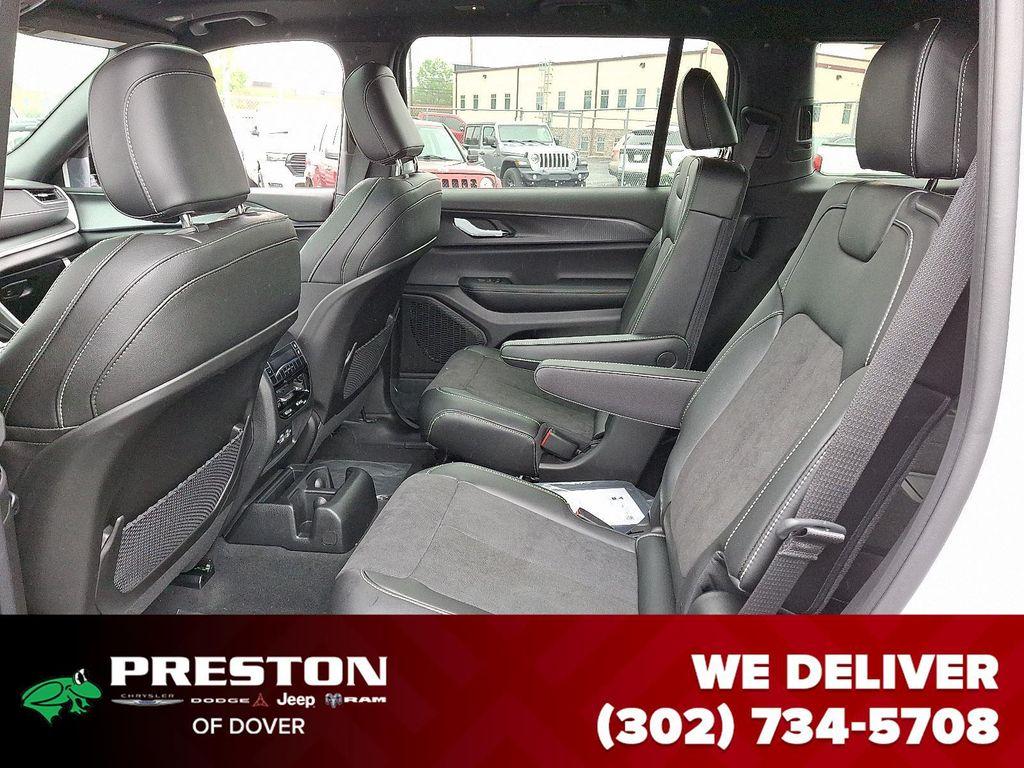 new 2025 Jeep Grand Cherokee L car, priced at $41,085