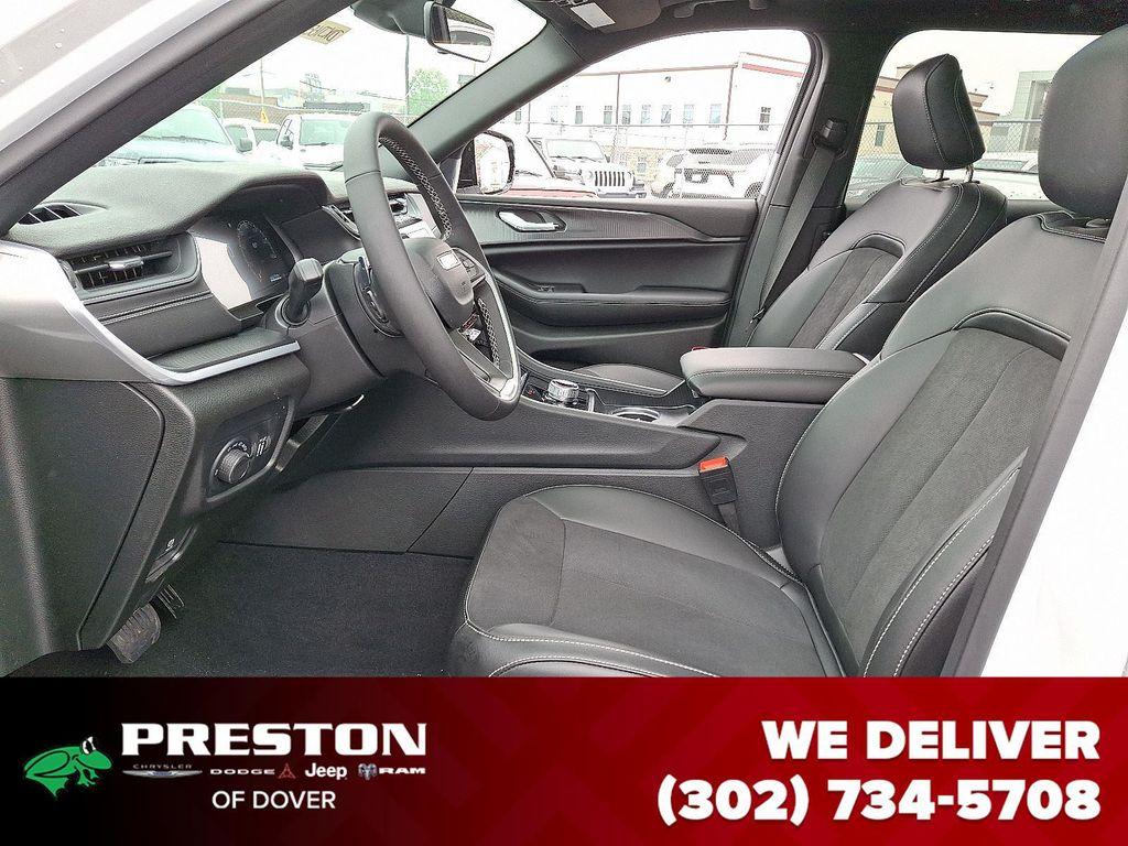 new 2025 Jeep Grand Cherokee L car, priced at $41,085