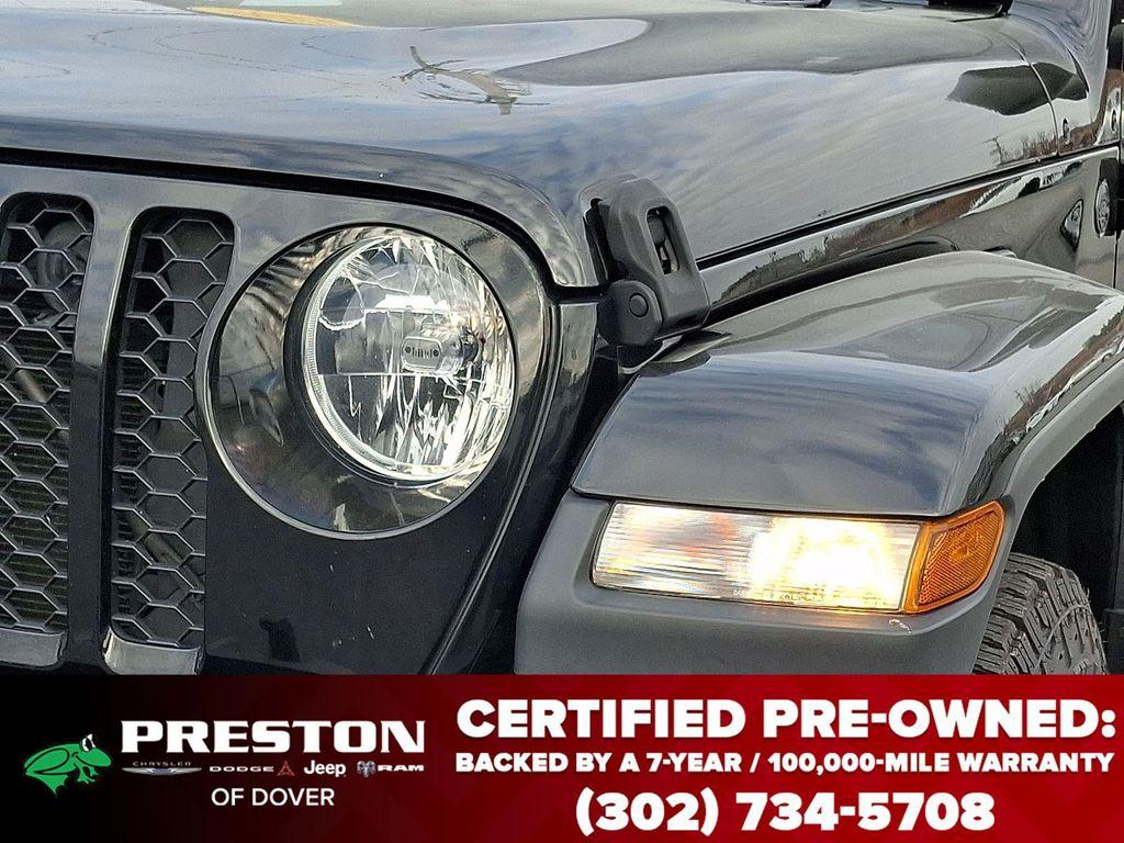 used 2022 Jeep Gladiator car, priced at $29,395