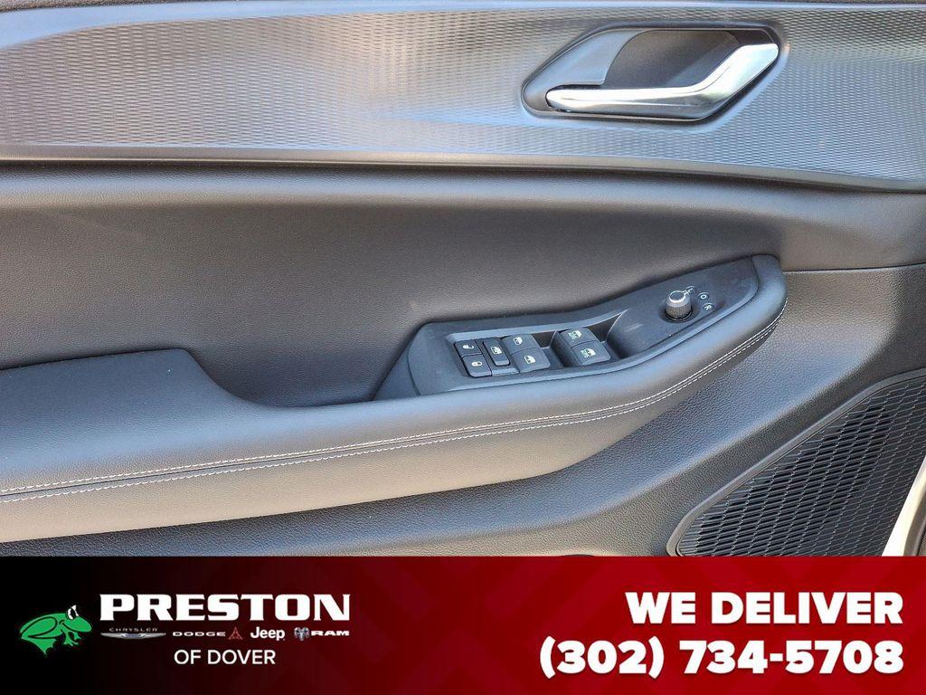 new 2024 Jeep Grand Cherokee L car, priced at $39,341