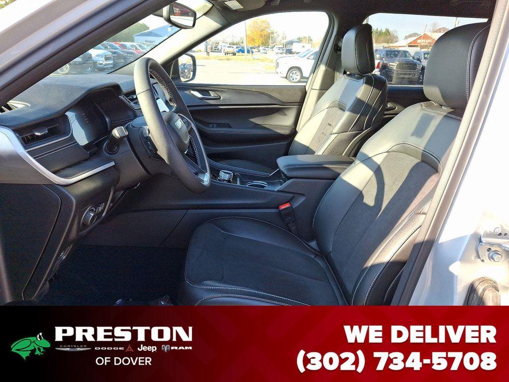 new 2024 Jeep Grand Cherokee L car, priced at $39,341