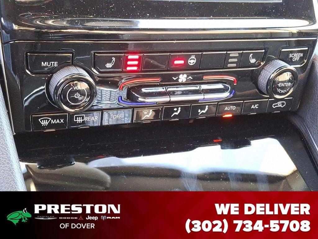 new 2024 Jeep Grand Cherokee L car, priced at $39,341