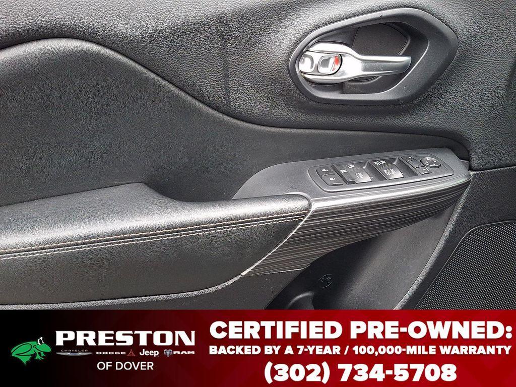 used 2017 Jeep Cherokee car, priced at $15,495