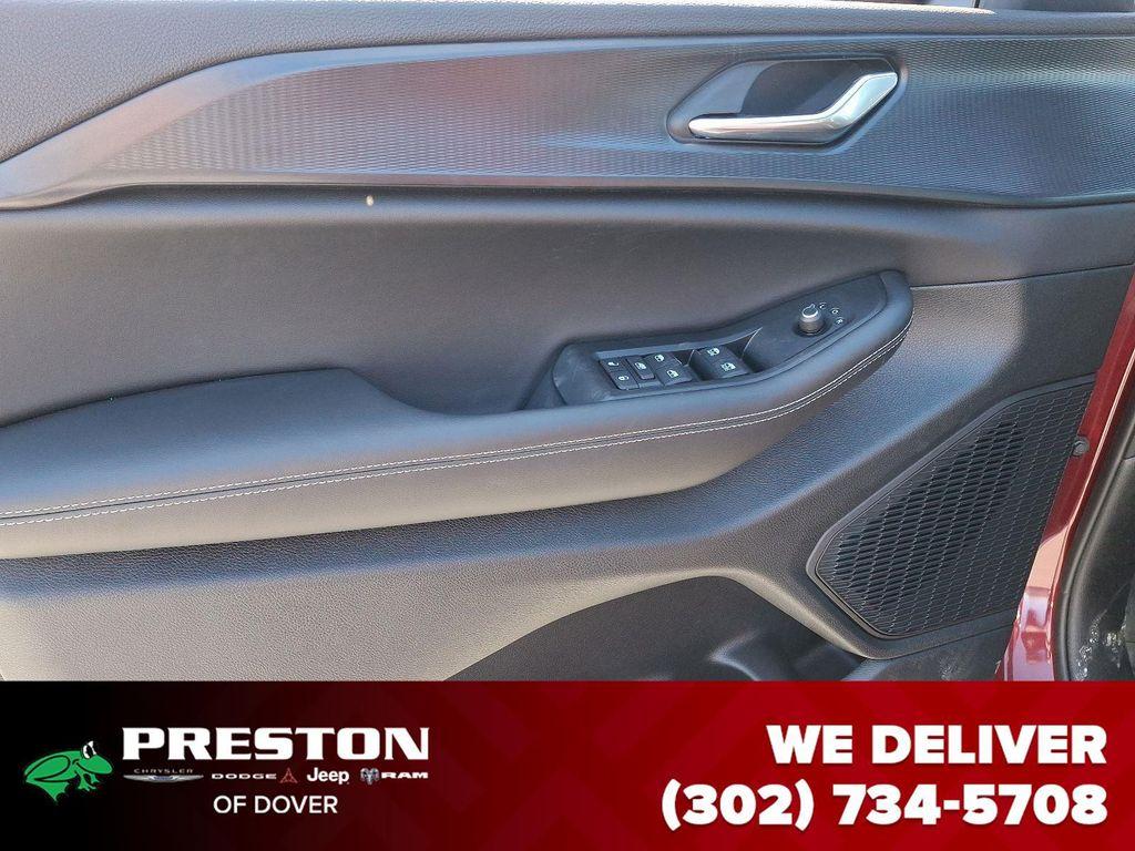 new 2025 Jeep Grand Cherokee L car, priced at $39,650