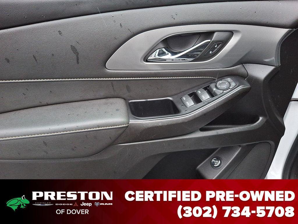 used 2023 Chevrolet Traverse car, priced at $30,195