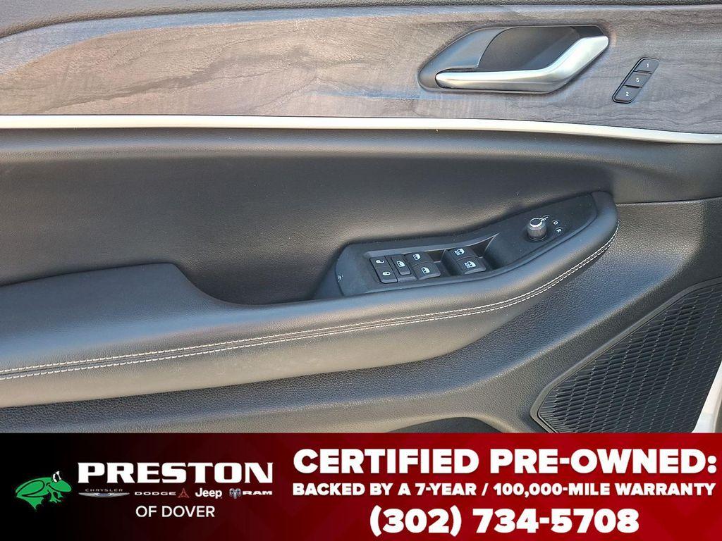 used 2023 Jeep Grand Cherokee car, priced at $33,395