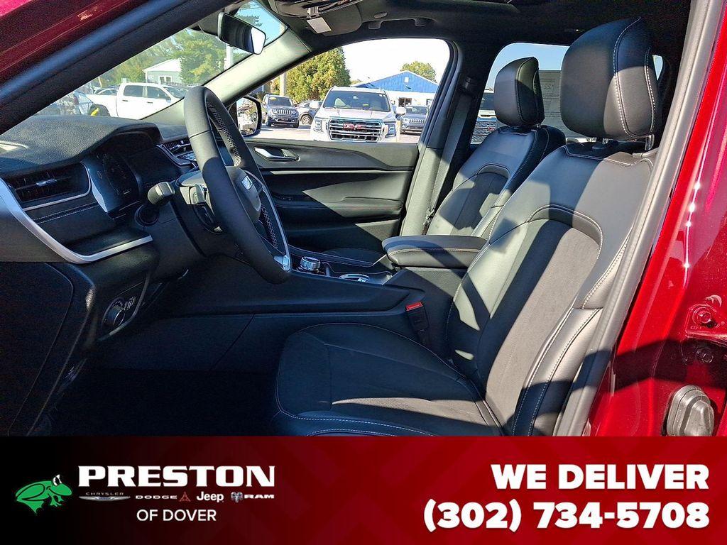 new 2025 Jeep Grand Cherokee car, priced at $42,405