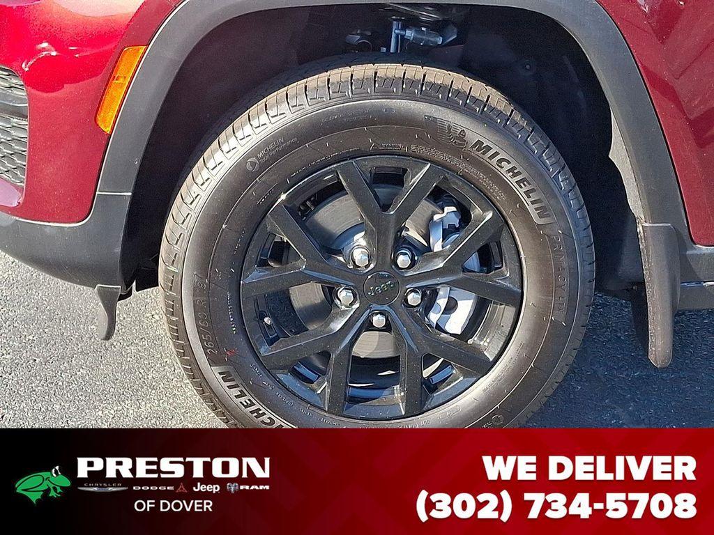 new 2025 Jeep Grand Cherokee car, priced at $42,405