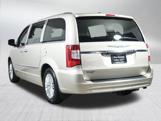 used 2013 Chrysler Town & Country car