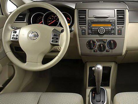 used 2009 Nissan Versa car