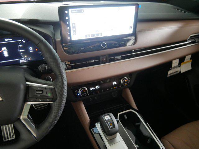 new 2025 Mitsubishi Outlander car, priced at $42,674
