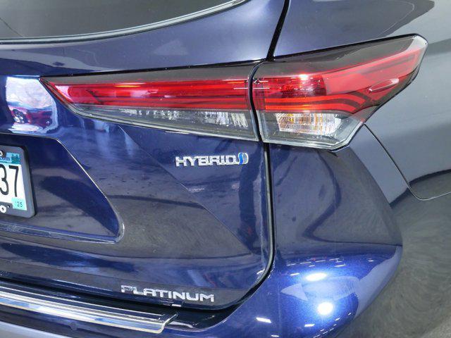 used 2022 Toyota Highlander Hybrid car, priced at $44,497