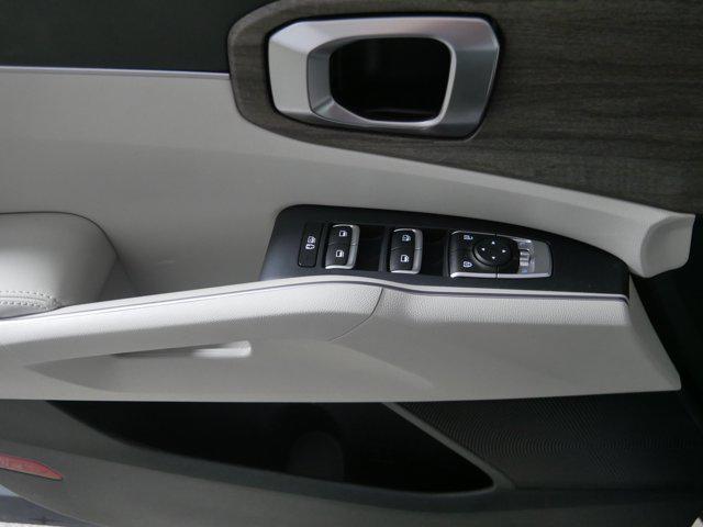 used 2023 Kia Sorento car, priced at $31,998