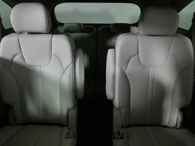 used 2023 Kia Sorento car, priced at $31,998