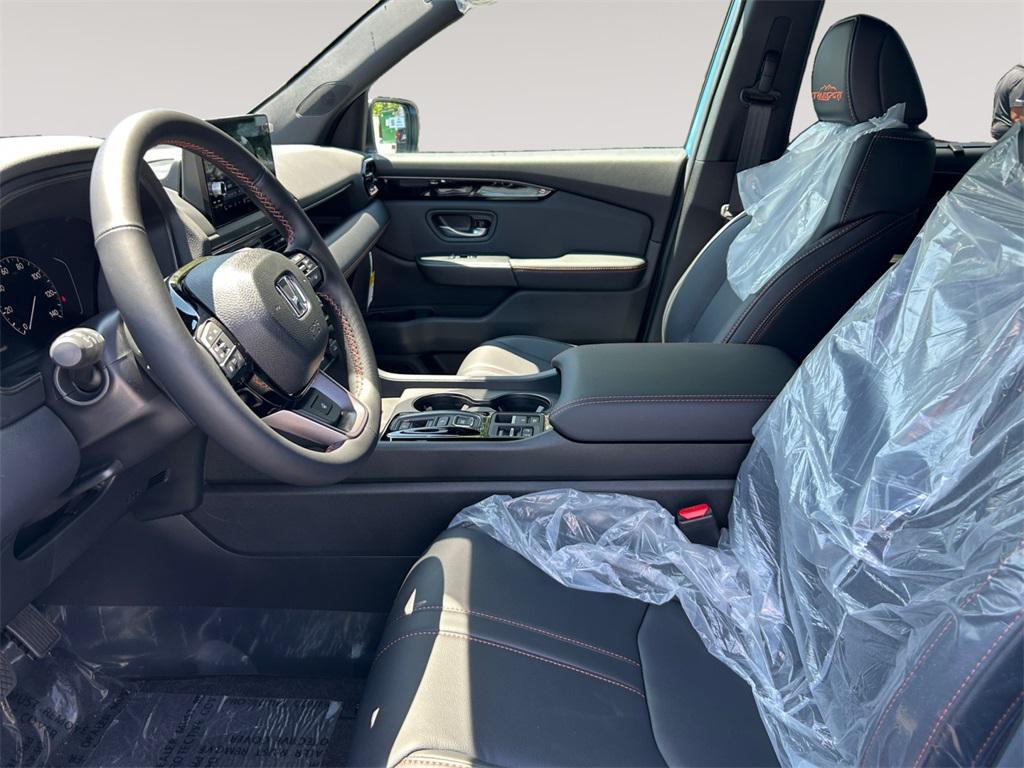 new 2025 Honda Pilot car, priced at $51,305