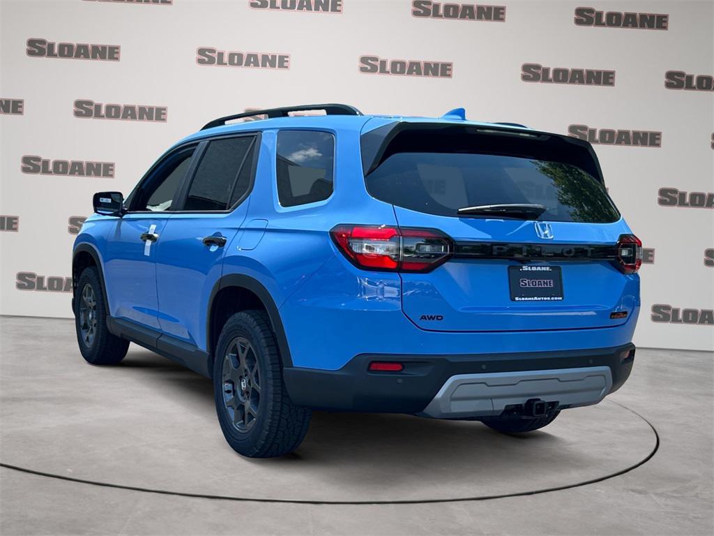 new 2025 Honda Pilot car, priced at $51,305
