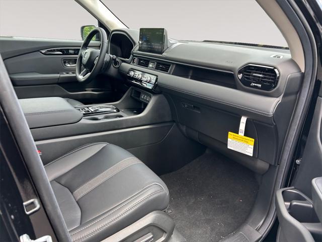new 2025 Honda Pilot car, priced at $47,050