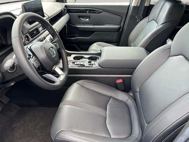 new 2025 Honda Pilot car, priced at $47,050