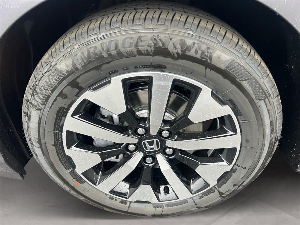 new 2026 Honda Odyssey car, priced at $44,280