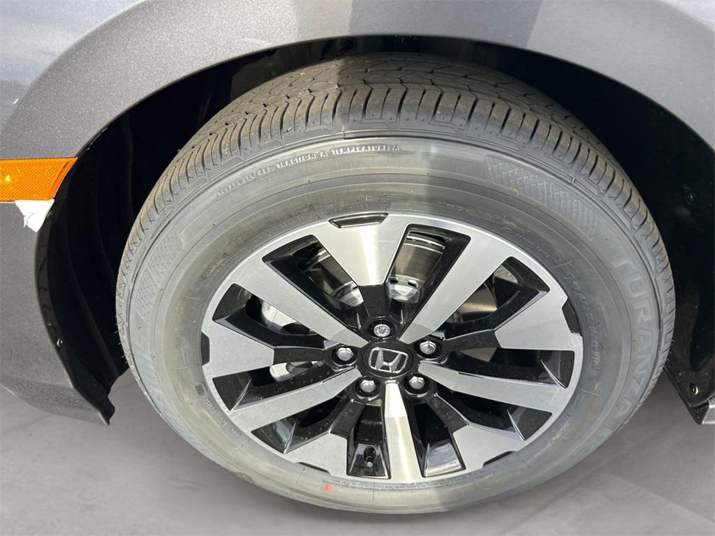 new 2026 Honda Odyssey car, priced at $44,290