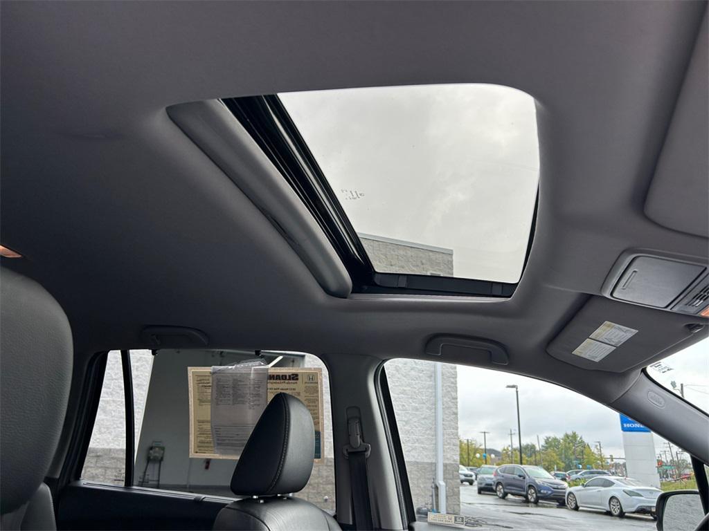 used 2022 Honda Pilot car, priced at $32,499