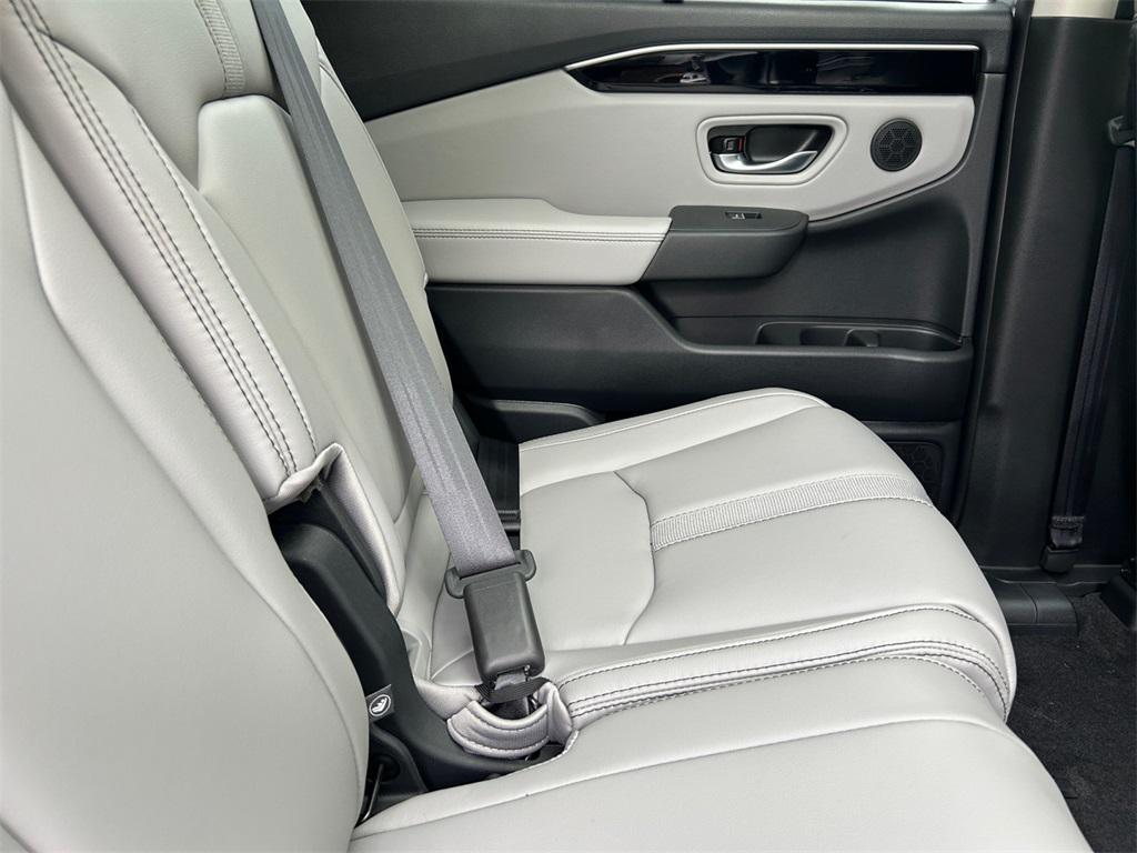 new 2025 Honda Pilot car, priced at $51,095