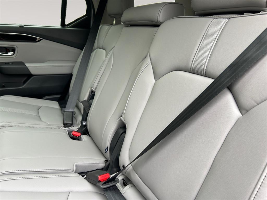 new 2025 Honda Pilot car, priced at $51,095