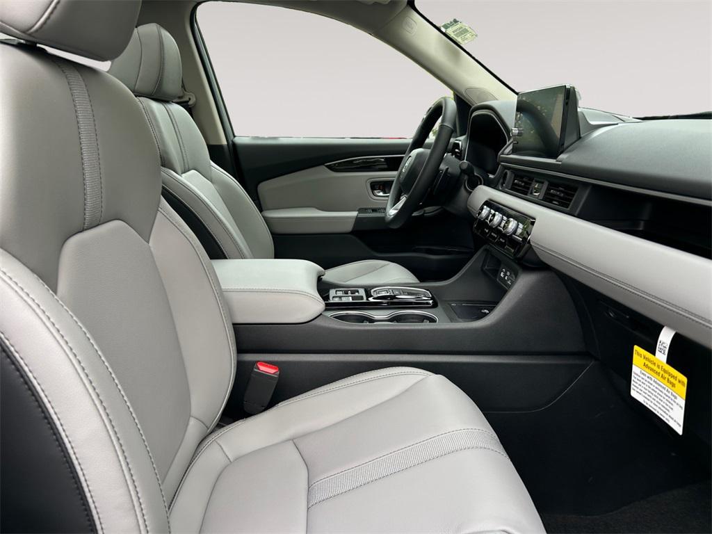new 2025 Honda Pilot car, priced at $51,095