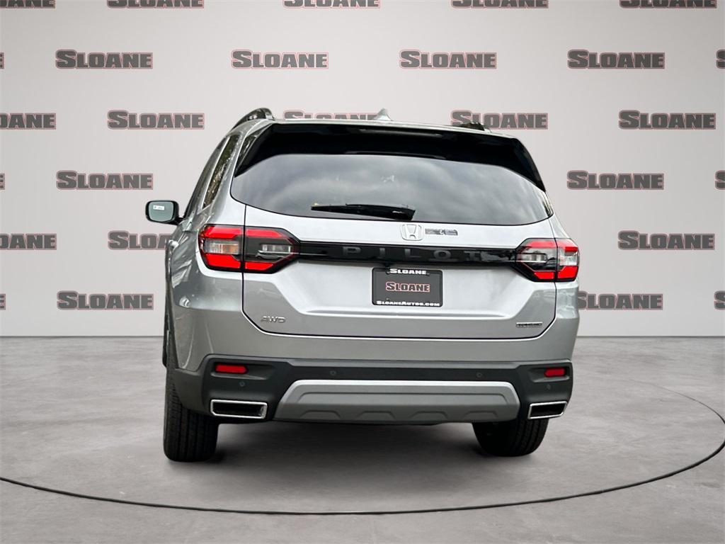 new 2025 Honda Pilot car, priced at $51,095