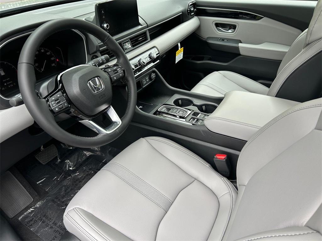 new 2025 Honda Pilot car, priced at $51,095