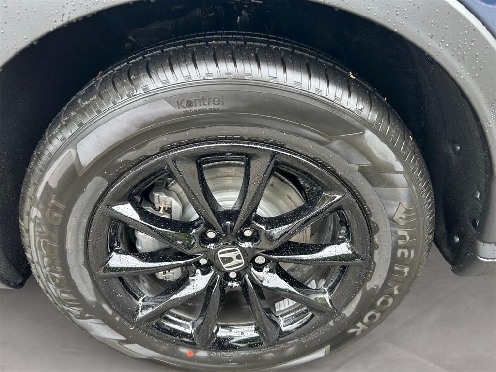 new 2026 Honda CR-V Hybrid car, priced at $41,675